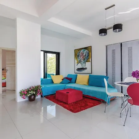 度假居 Amazing In Kampor Kampor