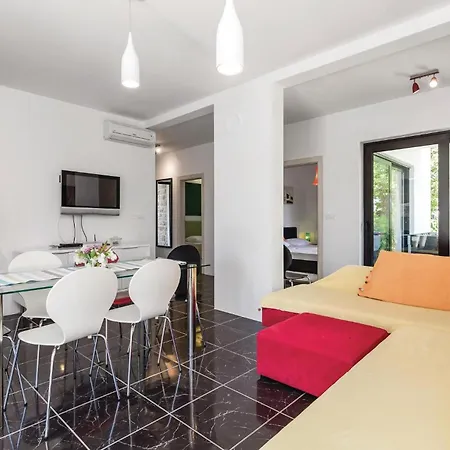 Prázdninový dům Amazing In Kampor